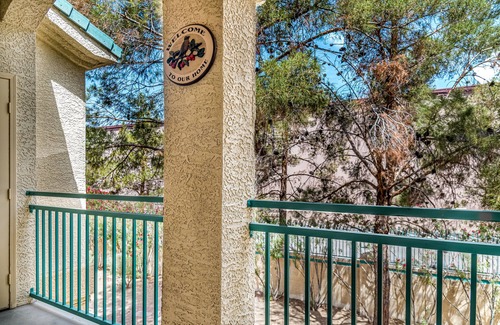 Las Vegas Apartment | Spacious condo close to the Strip on Tropicana avenue