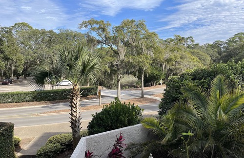 Harbour Town Condo | Spacious Condo in the heart of Harbor Town!
