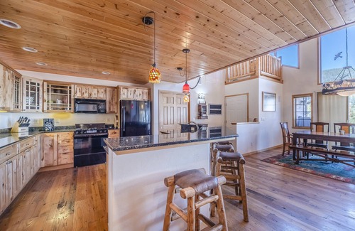 Old Town Condo | Spacious condo just moments from Winter Park Ski Resort w/shared hot tub
