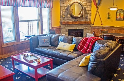 Branson Cottage | Spacious Condo near Table Rock Lake - mins from Silver Dollar City!