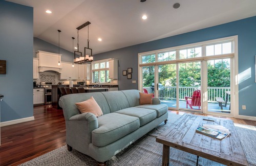 Fish Creek Condo | Spacious condo, walking distance to downtown Fish Creek, Marina, Public Beach!