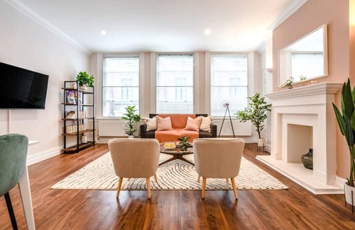 Soho Apartment | Spacious & Contemporary Apartment in Soho