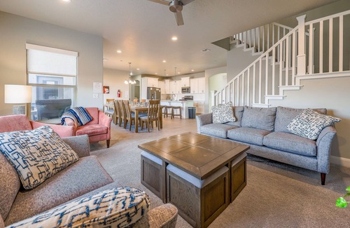 Hurricane House | Spacious contemporary townhouse with shared pool, hot tub & pickleball courts