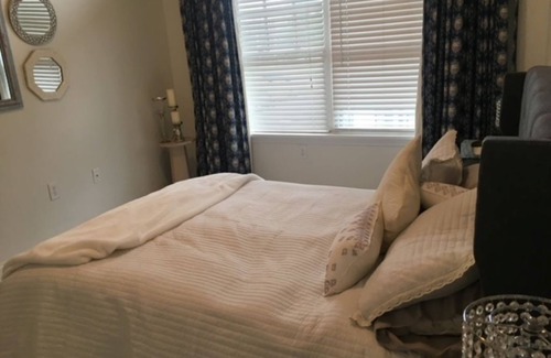 Saratoga Springs Condo | Spacious Corner Condo with Balcony in Saratoga Springs NY 2 miles from track.