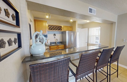 Pass-a-Grille Historic District Condo | Spacious corner unit on Pass-A-Grille Beach. Heated pool. Enjoy the best the area has to offer.