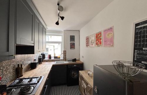 Headingley Apartment | Spacious Cosy 2 Bed Flat in The Heart of Headingley