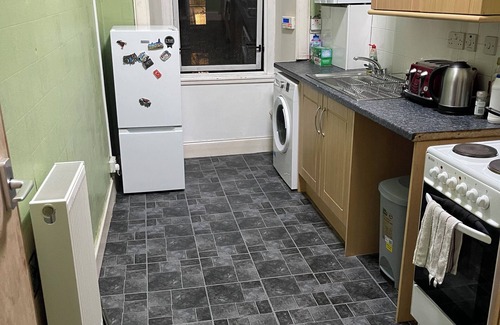 Glasgow Westend Apartment | Spacious/Cosy Apartment in the beating heart of Glasgows vibrant west end.