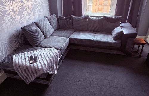 Glasgow Westend Apartment | Spacious/Cosy Apartment in the beating heart of Glasgows vibrant west end.