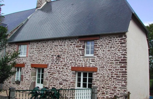 Ver Cottage | Spacious cottage with fireplace and secure pond in Ver, comfort guaranteed