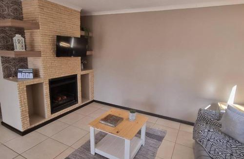 Port Elizabeth Apartment | Spacious Cottage