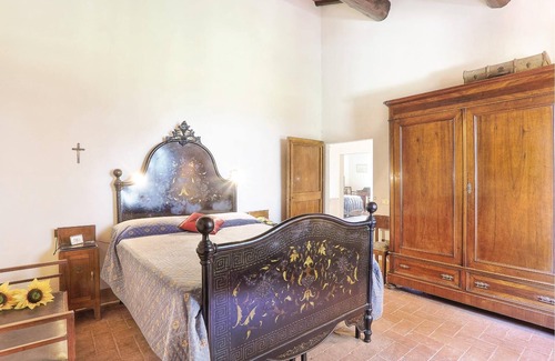 Forcoli House | Spacious country house, partially furnished with antique furniture, offering a friendly and welcomin