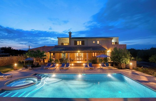 Felanitx Villa | Spacious Country House, Private Pool, Extensive Grounds, Amazing Location - 750m from Cala Sa Nau!