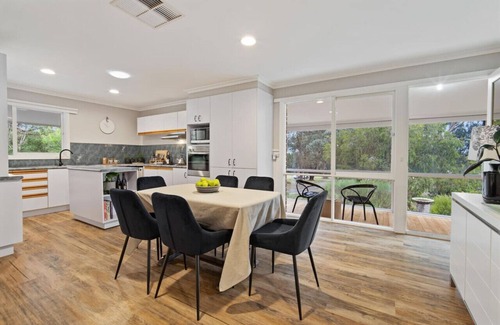 Invermay Park House | Spacious Country Escape close to Ballarat