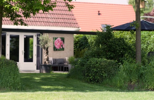 Schoonloo House | Spacious country house with hot tub and large garden - perfect for relaxing