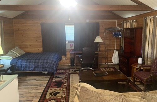 Tallahassee House | Spacious country retreat minutes away from downtown
