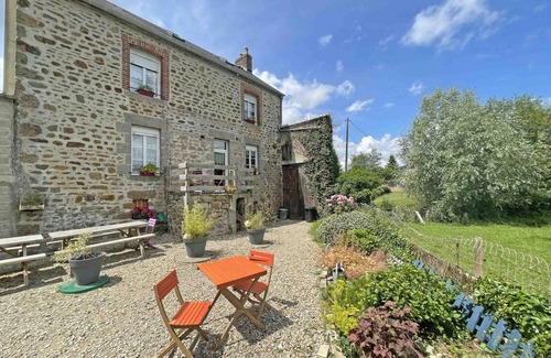 Dompierre Cottage | Spacious countryside house near the greenway, ideal for families and nature lovers!