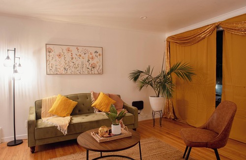 Outer Mission House | Spacious & Cozy Apartment in enjoyable Daly City with AC, WiFi