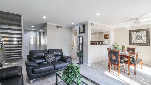 Mobile Apartment | Spacious Cozy Condo! Perfect for longer stays