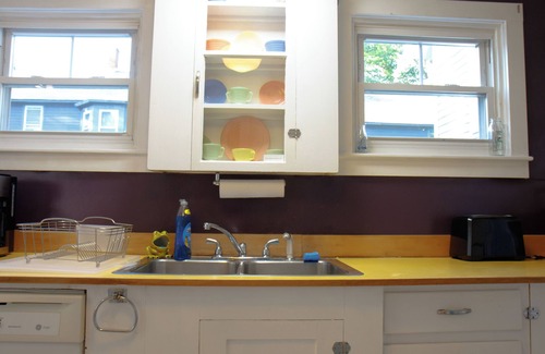 Shelburne Falls Apartment | Spacious & Cozy Ground Floor 2/3 Bed private suite