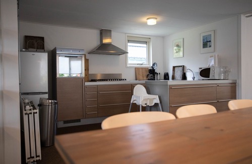 Linde House | Spacious & cozy holiday bungalow "Frank" in wooded area (12 people)