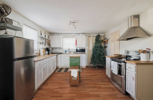 Questa House | Spacious cozy home, minutes from adventure both in Red River & Taos.