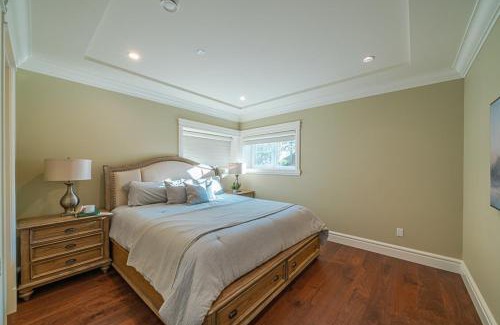 Dunbar House | Spacious Cozy House in Vancouver West