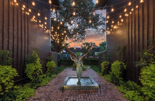 Old East Dallas Condo | Spacious Dallas loft with fireplace, pool, and luxury amenities near Downtown.