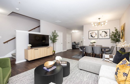 Washington House | Spacious DC Townhome