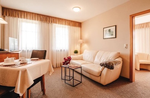 Bad Griesbach im Rottal Apartment | Spacious vacation apartment on the top floor (55 m²) with its own kitchen and separate living area for 1 to 3 people