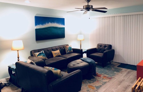 North Pacific Beach House | Spacious Deck | Ocean 1.5 blocks | A/C | Parking | W/D in unit | Full Kitchen