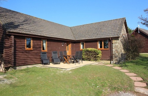 St Wenn House | Spacious detached Bungalow 3 bedrooms with shared indoor swimming pool and gym