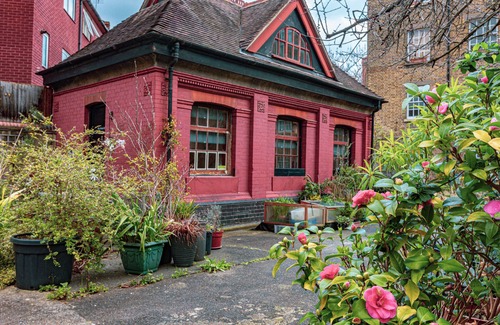 St. Dunstan's House | Spacious Detached House w/Private Courtyard