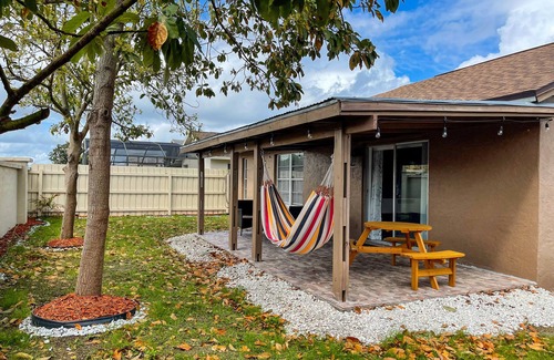 Indian Wells House | Spacious Disney Retreat - Sleeps 7 - Pet Friendly