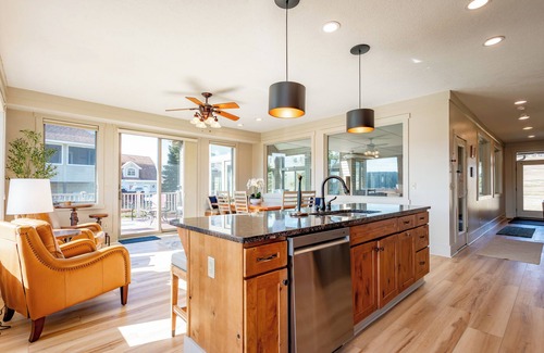 Waterfront Greens House | Spacious Dog Friendly Retreat w/Indoor Pool & Lake Access