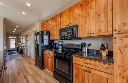 Waterfront Greens House | Spacious Dog Friendly Retreat w/Indoor Pool & Lake Access