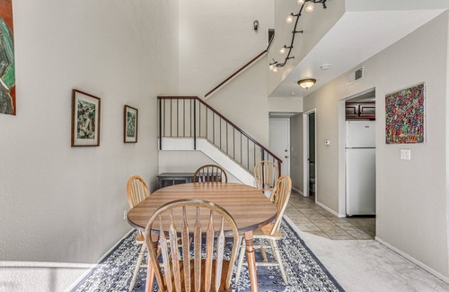 Downtown House | Spacious Downtown Fresno Townhome: Walk to UCSF