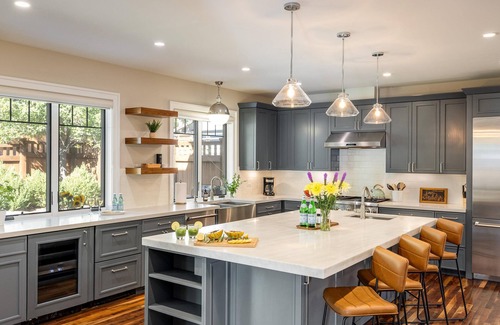 Whittier House | Spacious Downtown Gem, Steps to Pearl St Mall & CU
