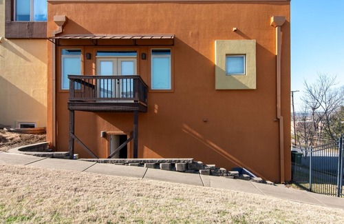 Downtown Little Rock House | Spacious Downtown Retreat with Rooftop Terrace!