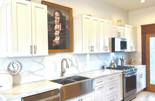 Arcata Apartment | Spacious Downtown Spot-Sleeps 8!