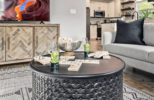 Old Town Apartment | Spacious Downtown Apartment – Walk to Old Town FC!