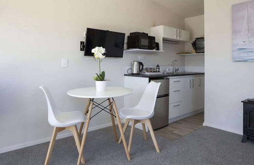 New Plymouth CBD Apartment | Spacious Dual Apartment in New Plymouth