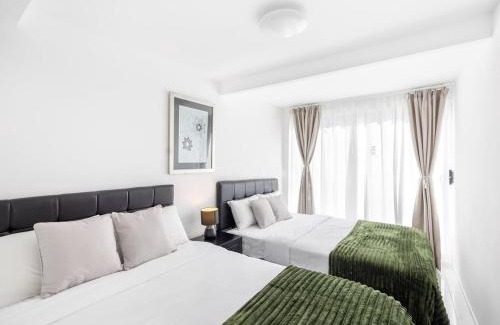 Sunnybank House | Spacious Dual Stay Main House Separate Studio