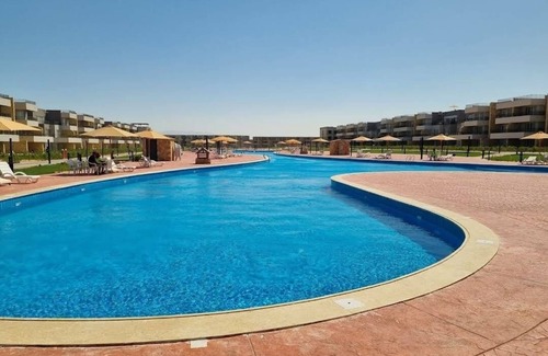 Ain Sokhna Ski Chalet | Spacious Duplex with Private Roof – Blumar El Sokhna - Families only