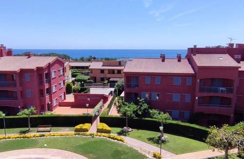Calafat Apartment | Spacious Duplex with Pool, 200m from the Sea in Costa Dorada, Ideal for Families