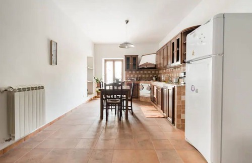 Castellammare Vucciria House | SPACIOUS DUPLEX IN DOWNTOWN-COMFORT AND LOCATION
