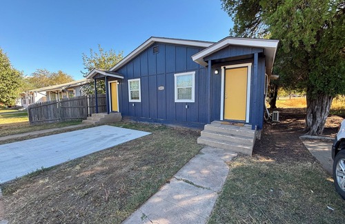 Lubbock House | Spacious Duplex in lovely Lubbock by Texas Tech University