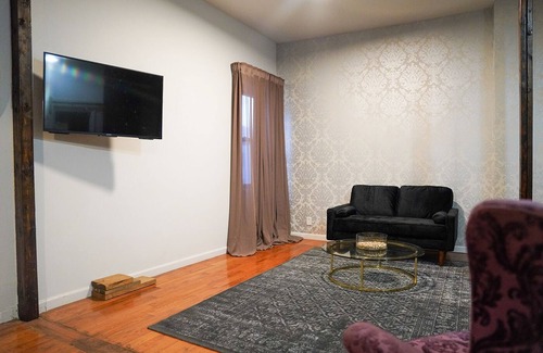 Crown Heights House | Spacious Duplex in Townhouse