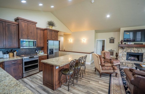 Eden House | Spacious Eden Getaway with Hot Tub
