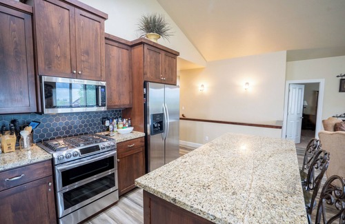Eden House | Spacious Eden Getaway with Hot Tub