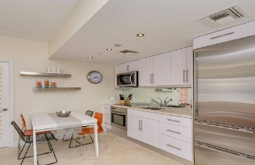 South Beach Condo | Spacious, Elegant, 1 Bdrm Dreamy Escape On Ocean Drive
